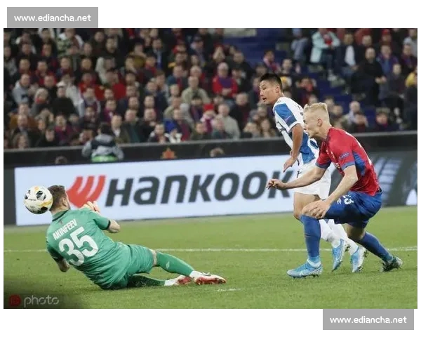 高清足球直播全程回放精彩瞬间尽在掌握球迷必备观看指南 - 副本 - 副本 (4) - 副本