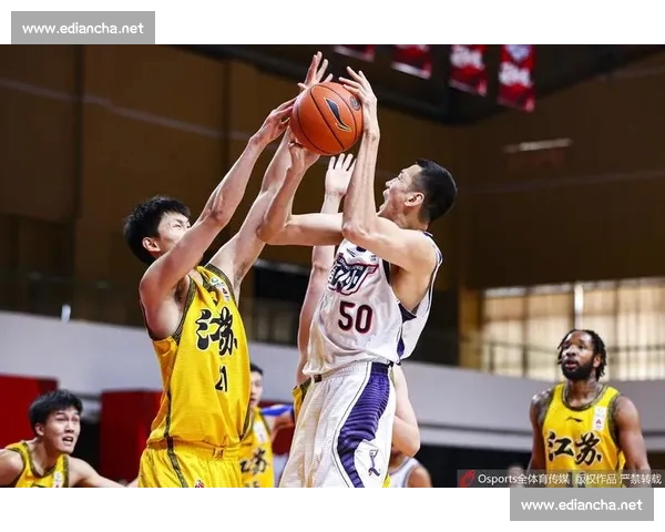 CBA直播：精彩赛事不断 赛场内外精彩瞬间全程跟踪