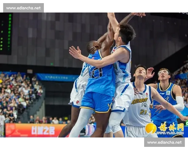 CBA精彩对决全程直播,跟随赛场风云一起感受篮球魅力 CBA精彩对决全程直播,跟随赛场风云一起感受篮球魅力